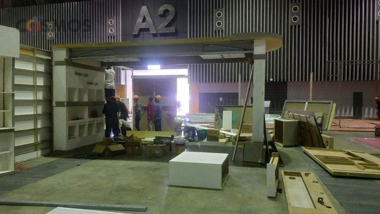 cosmos-trien-lam-vietbuild-12-2019